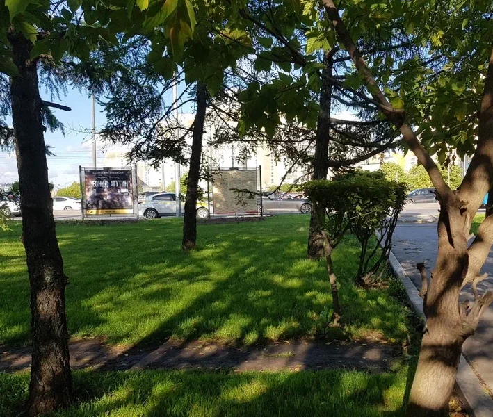 Фотография рекламного носителя, тип: Афиша 1.75x1.8, адрес: Люблинская ул., д.100, поз.2, стенд 1, Москва, Россия. Сторона B №1381672