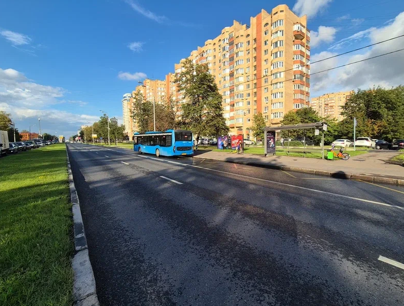 Фотография рекламного носителя, тип: Афиша 1.75x1.8, адрес: Профсоюзная ул., д.45-43, корп.1, поз.1, стенд 1, Москва, Россия. Сторона A №618689