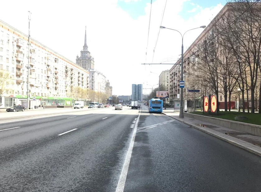 Фотография рекламного носителя, тип: Афиша 1.75x1.8, адрес: Кутузовский пр-т., д.9, стенд 2, Москва, Россия. Сторона A №886893