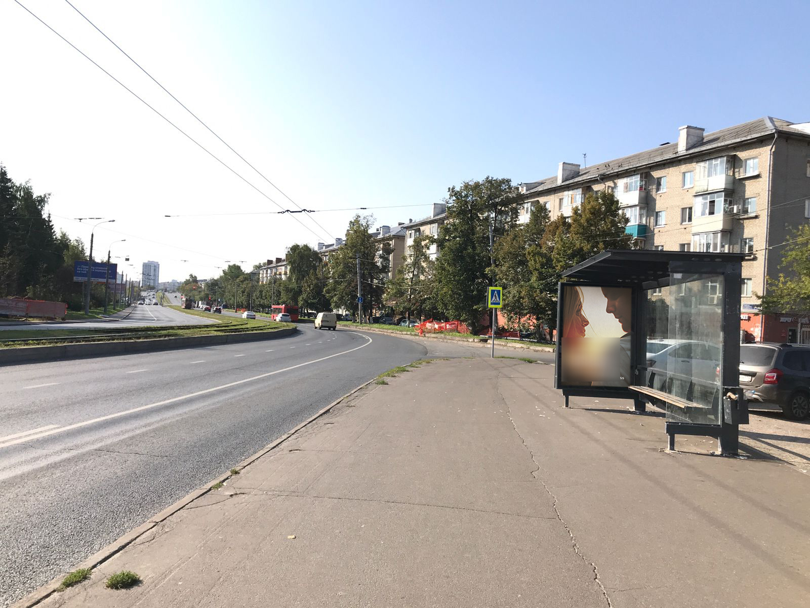 Фотография рекламного носителя, тип: Остановка 1.8x1.2, адрес: Гвардейская ул., д.40А, ост. «Кафе Сирень», Казань, Республика Татарстан, Россия. Сторона А1 №1326563