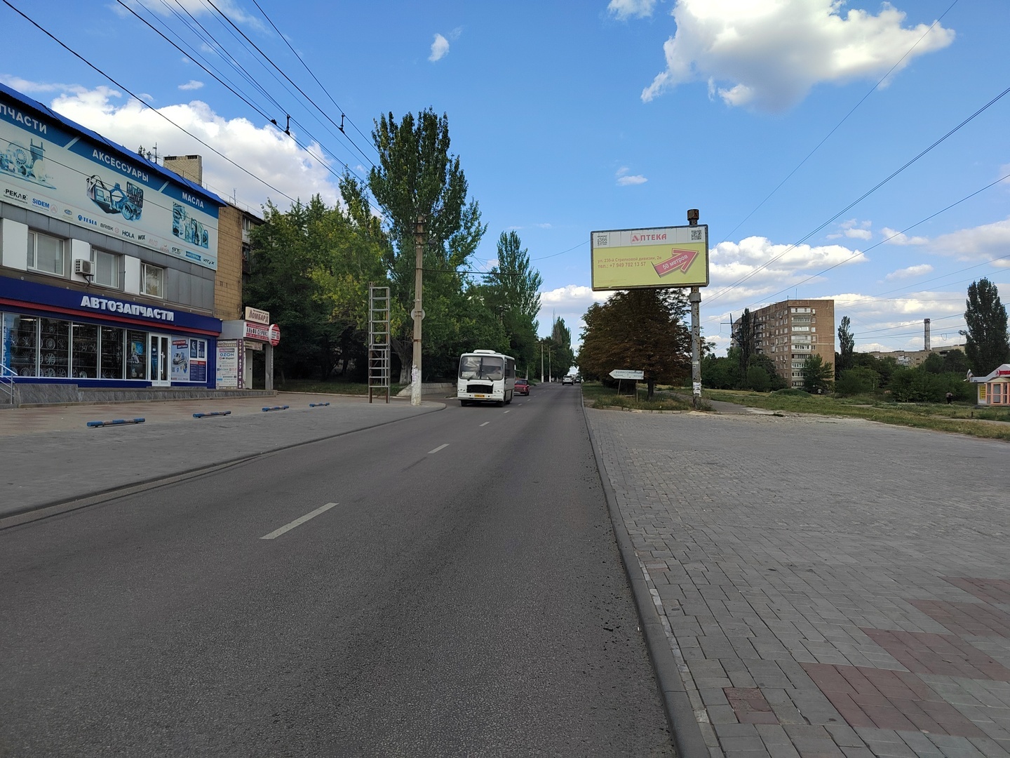 Фотография рекламного носителя, тип: Билборд 3x6, адрес: 230-й Стрелковой Дивизии ул., Вирус, Донецк, Донецкая область, Россия. Сторона А №1347807