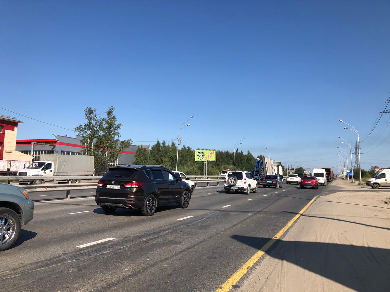 Фотография рекламного носителя, тип: Билборд 3x6, адрес: Индустриальная ул., д.85, строение 17, Нижневартовск, Ханты-Мансийский автономный округ – Югра, Россия. Сторона Б №676637