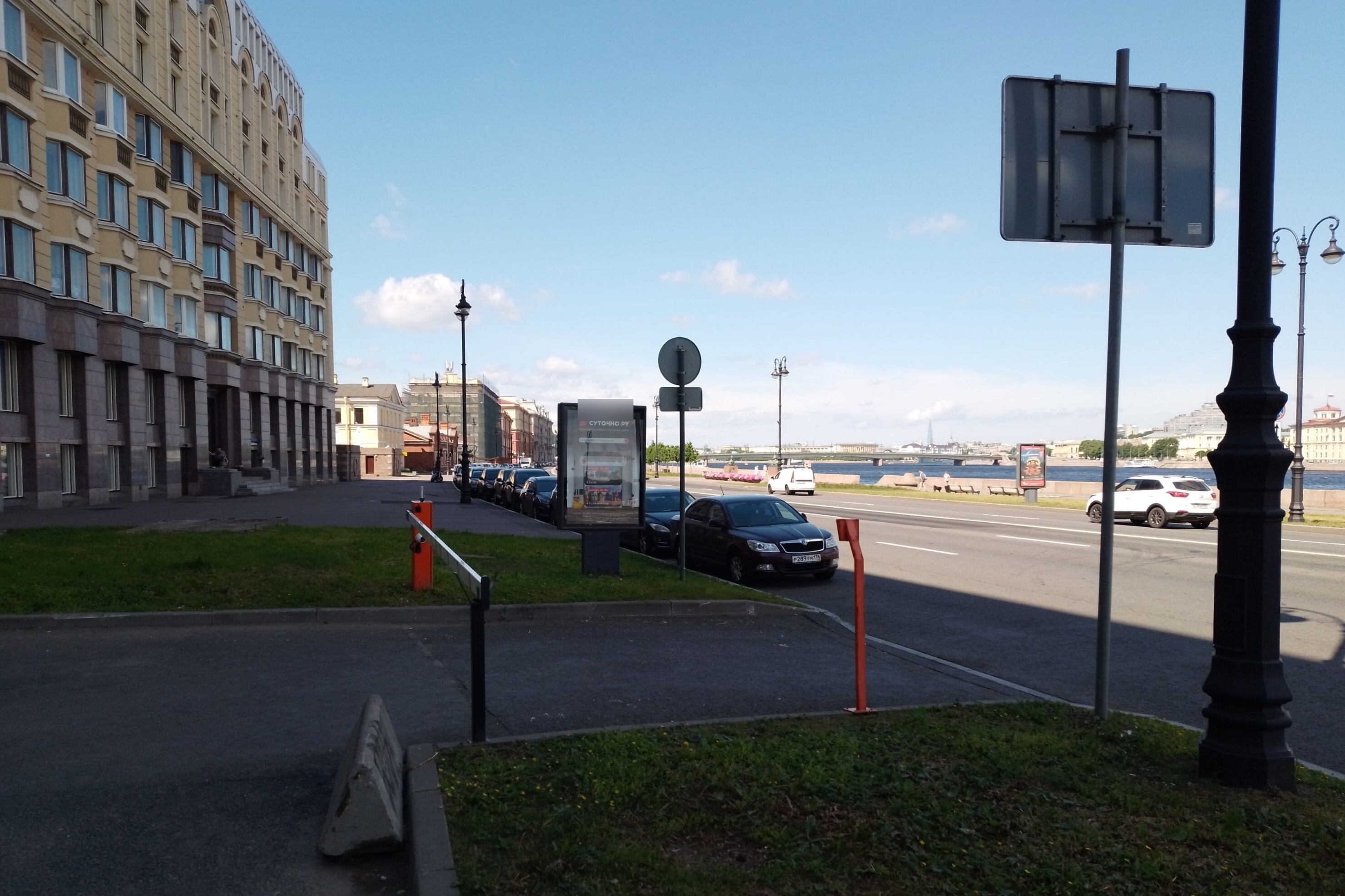 Фотография рекламного носителя, тип: Ситиформат 1.8x1.2, адрес: Воскресенская наб., д.10, Санкт-Петербург, Россия. Сторона Б №687362