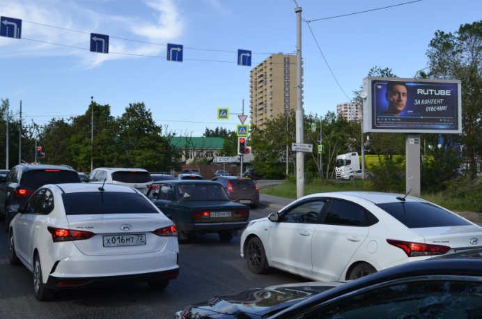 Фотография рекламного носителя, тип: Билборд 3x6, адрес: Алебашевская ул. Х Сеченова ул., д.163, Тюмень, Тюменская область, Россия. Сторона А1 №978565