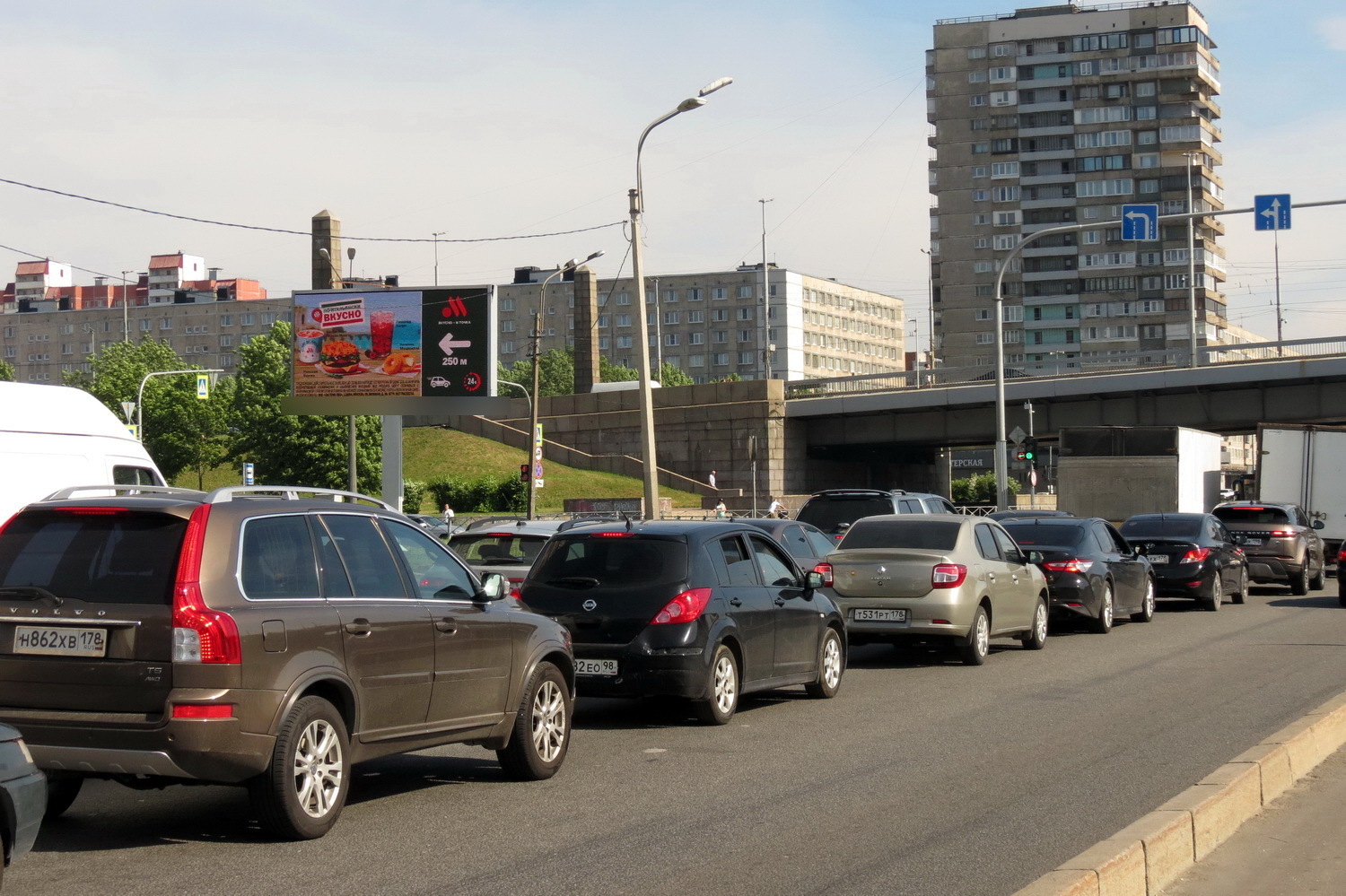 Фотография рекламного носителя, тип: Билборд 3x6, адрес: Октябрьская наб., д.66 Х Народная ул., Санкт-Петербург, Россия. Сторона Б1 №708215