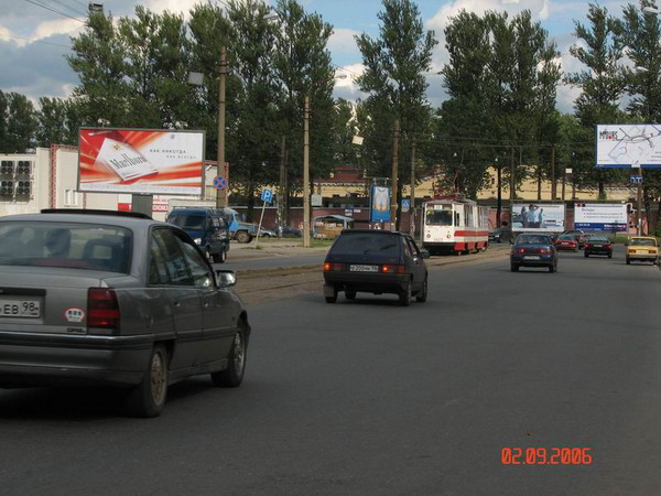 Фотография рекламного носителя, тип: Билборд 3x6, адрес: Гренадерская ул. Х Смолячкова ул., Санкт-Петербург, Россия. Сторона Б1 №128981