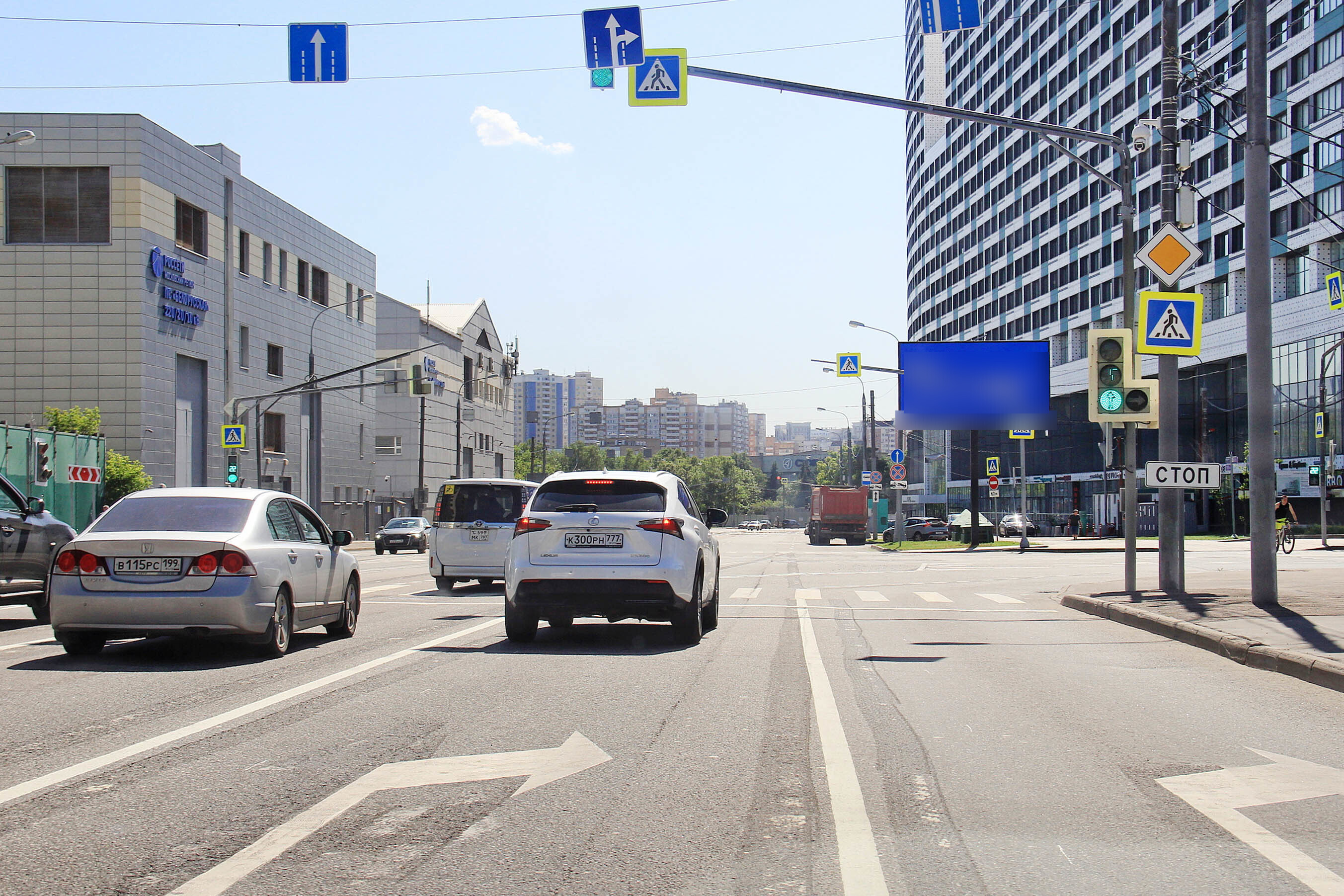 Фотография рекламного носителя, тип: Билборд 3x6, адрес: Авиаконструктора Сухого ул., д.2, корп.1 Х Авиаконструктора Микояна ул., Москва, Россия. Сторона А1 №261202