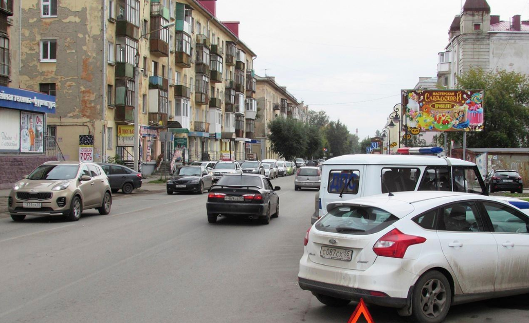 Фотография рекламного носителя, тип: Билборд 3x6, адрес: Пушкина ул., д.99, Омск, Омская область, Россия. Сторона А1 №603359