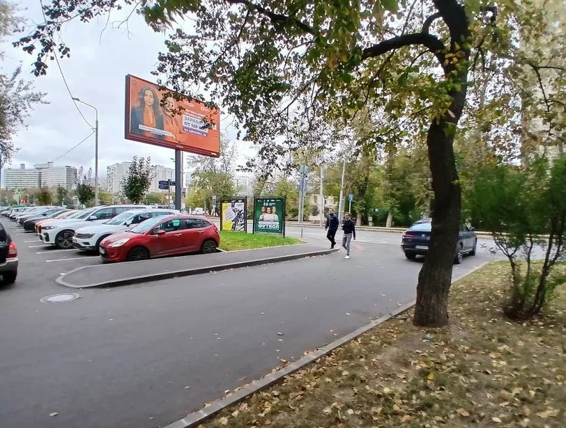 Фотография рекламного носителя, тип: Афиша 1.75x1.8, адрес: Загородное ш., д.15, стенд 2, Москва, Россия. Сторона B №883766