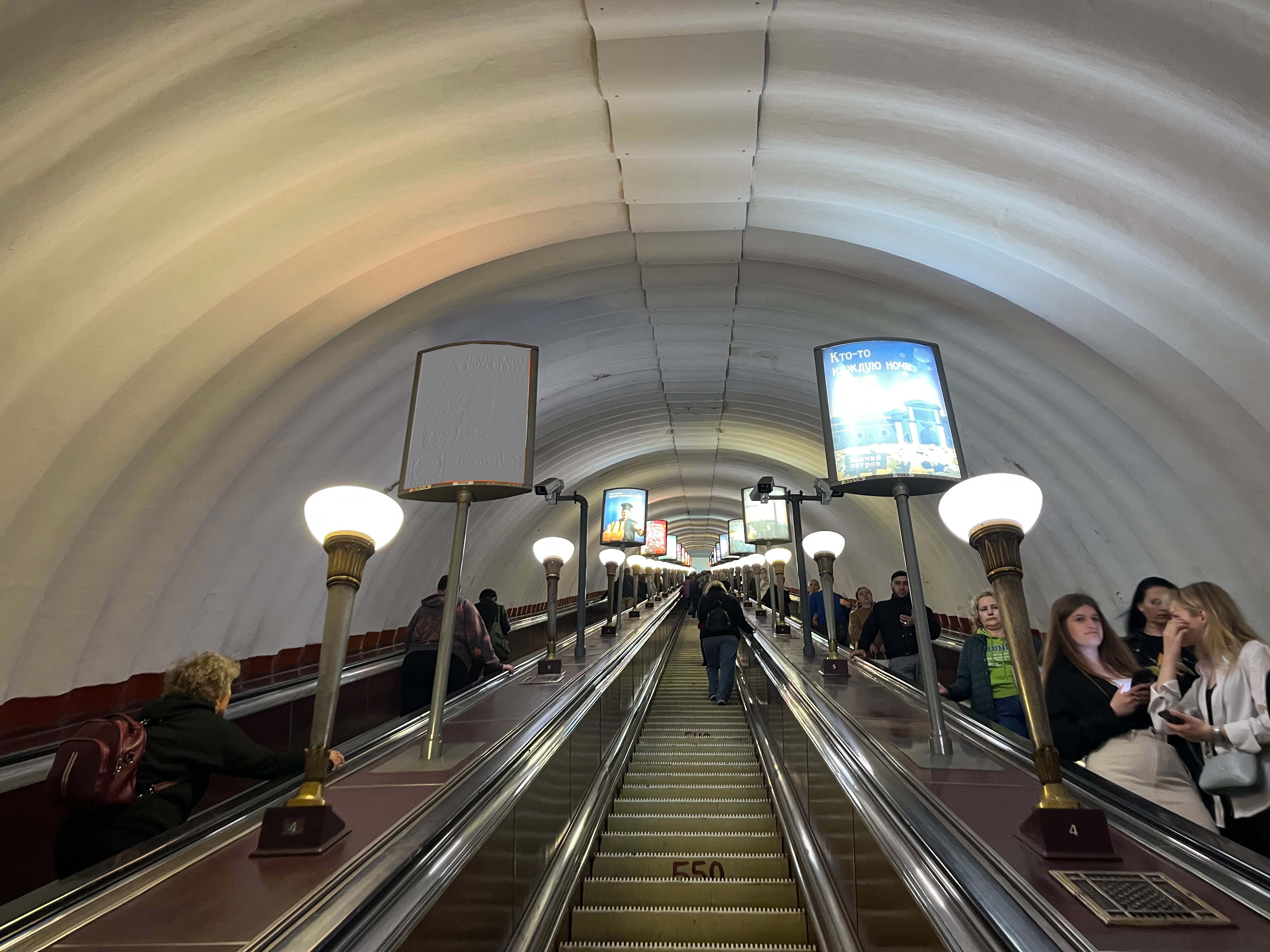 Фотография рекламного носителя, тип: Лайтбокс, адрес: Станция метро «Сенная площадь», линия Московско-Петроградская, Санкт-Петербург, Россия. Сторона/вариант А №1606254
