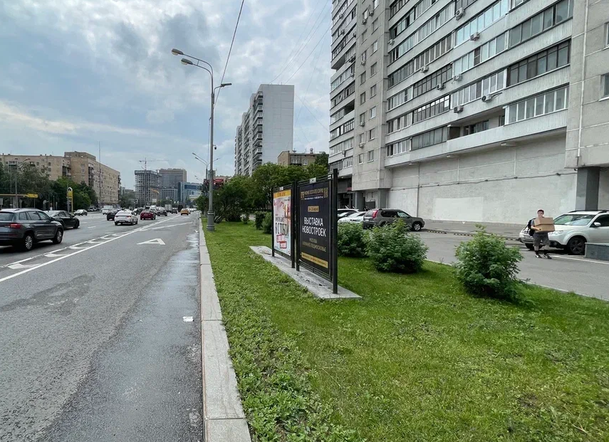 Фотография рекламного носителя, тип: Афиша 1.75x1.8, адрес: Бутырская ул., д.15, поз.2, стенд 1, Москва, Россия. Сторона A №865069