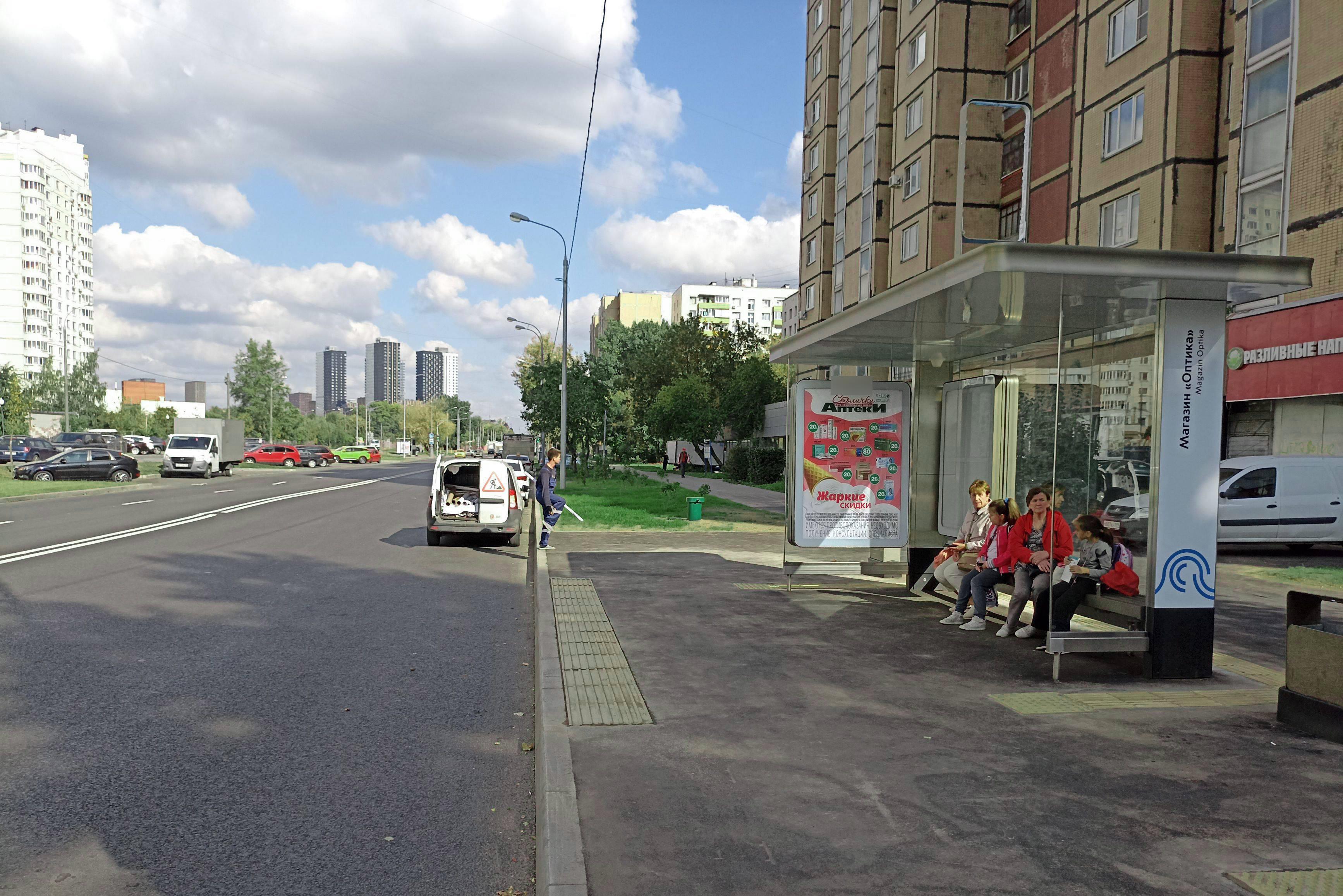 Фотография рекламного носителя, тип: Остановка 1.8x1.2, адрес: Окская ул., д.16, корп.2, Москва, Россия. Сторона А №931551