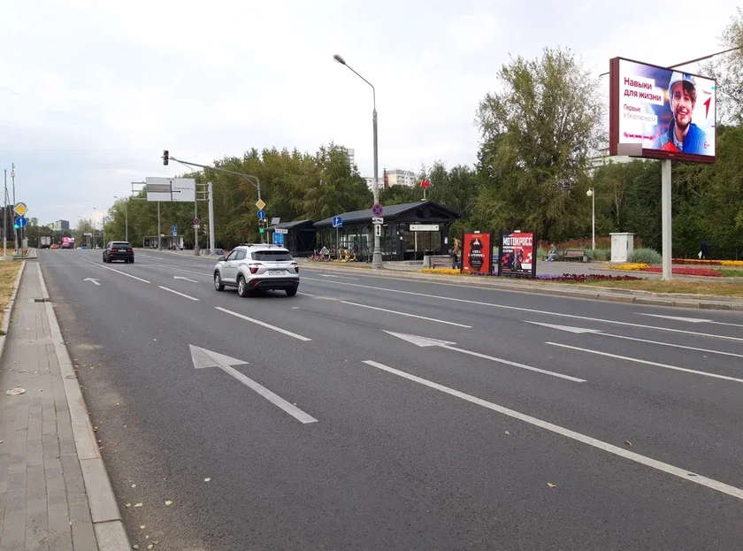 Фотография рекламного носителя, тип: Афиша 1.75x1.8, адрес: Дмитровское ш., д.82, стенд 2, Москва, Россия. Сторона A №882557