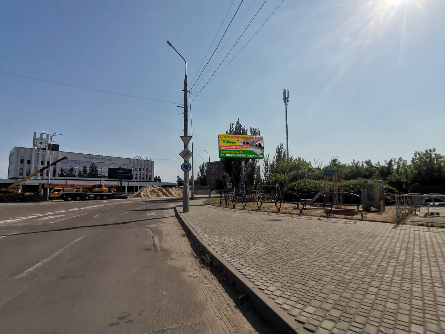 Фотография рекламного носителя, тип: Билборд 3x6, адрес: Вокзальная ул. Х Линника ул., поз.1, Мариуполь, Донецкая область, Россия. Сторона А №1348463