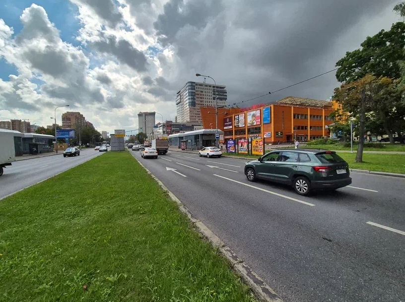 Фотография рекламного носителя, тип: Афиша 1.75x1.8, адрес: Профсоюзная ул., д.54, стенд 1, Москва, Россия. Сторона A №865968