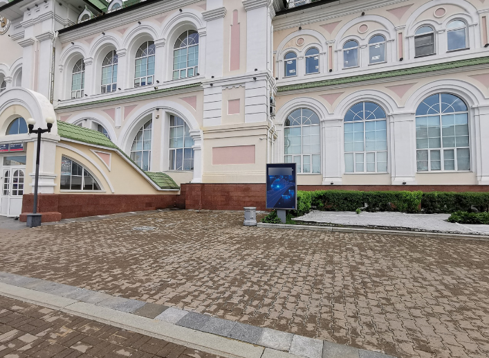 Фотография рекламного носителя, тип: Ситиформат 1.8x1.2, адрес: Привокзальная пл., поз.3, Хабаровск, Хабаровский край, Россия. Сторона А1-А10 №1326336