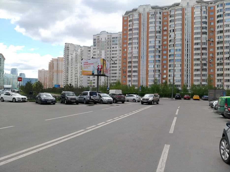 Фотография рекламного носителя, тип: Билборд 3x6, адрес: Ильинский б-р., д.2 Х Имени Зверева ул., Красногорск, Московская область, Россия. Сторона А1 №162209