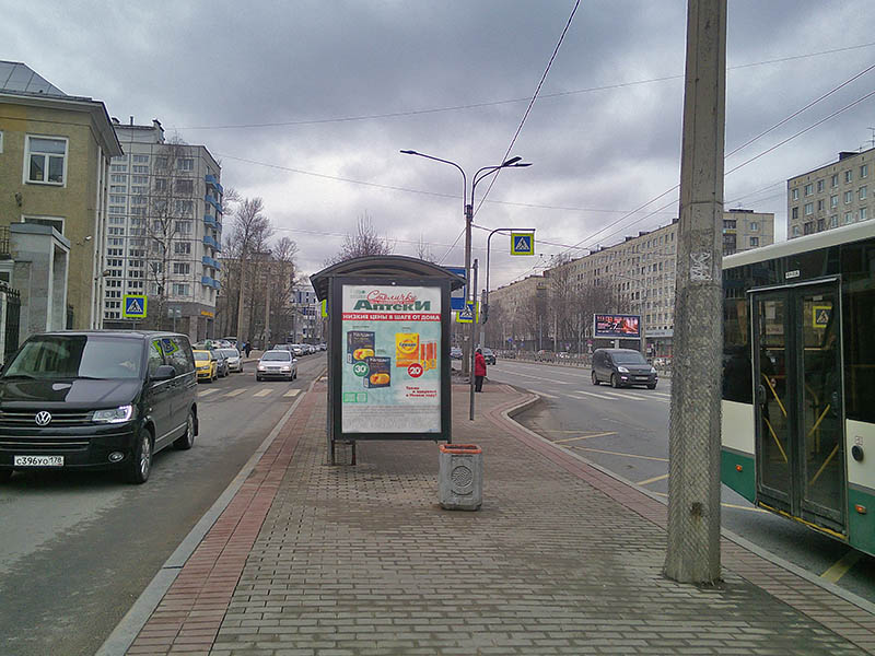 Фотография рекламного носителя, тип: Остановка 1.8x1.2, адрес: Заневский пр-т., д.59, корп.1, Санкт-Петербург, Россия. Сторона В №164943