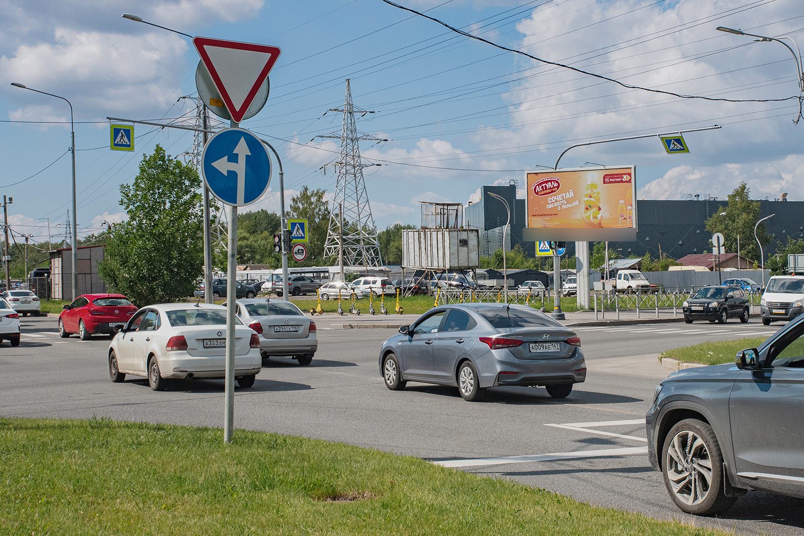 Фотография рекламного носителя, тип: Билборд 3x6, адрес: Руставели ул. Х Северный пр-т., д.93, Санкт-Петербург, Россия. Сторона B №168853