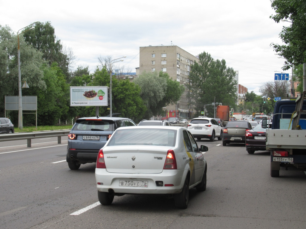 Фотография рекламного носителя, тип: Билборд 3x6, адрес: Толбухина пр-т., ТЦ Петровский пассаж, Ярославль, Ярославская область, Россия. Сторона Б1-Б3 №109335