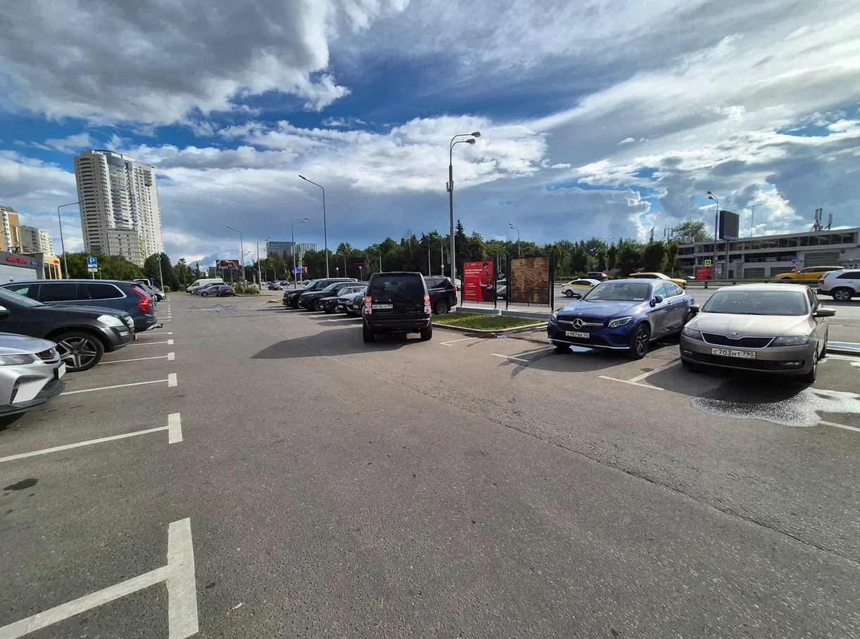 Фотография рекламного носителя, тип: Афиша 1.75x1.8, адрес: Ленинградское ш., д.112, корп.2, стенд 2, Москва, Россия. Сторона B №821635