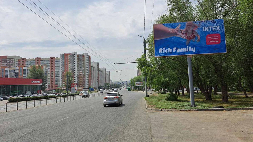 Фотография рекламного носителя, тип: Билборд 3x6, адрес: Бр.Кашириных ул., д.108, Челябинск, Челябинская область, Россия. Сторона А №821138