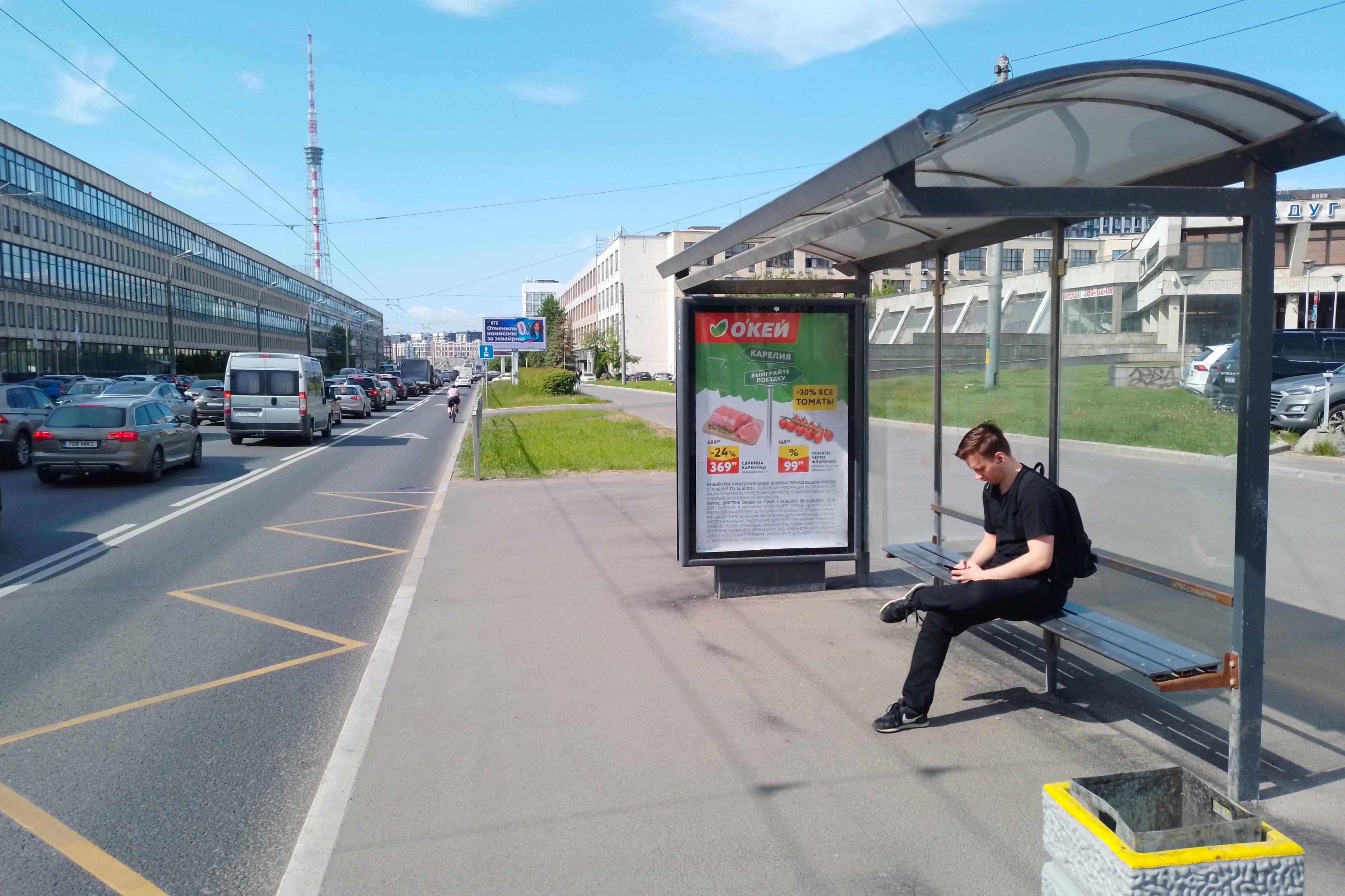 Фотография рекламного носителя, тип: Остановка 1.8x1.2, адрес: Кантемировская ул., д.12 Х Академика Климова пл., поз.2, Санкт-Петербург, Россия. Сторона А №138686