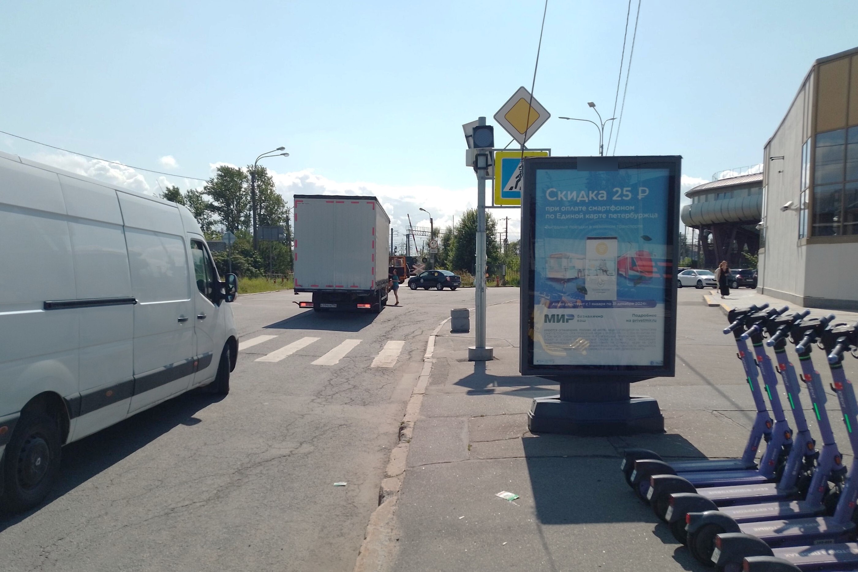 Фотография рекламного носителя, тип: Ситиформат 1.8x1.2, адрес: Грибакиных ул., д.27, Санкт-Петербург, Россия. Сторона А №635913