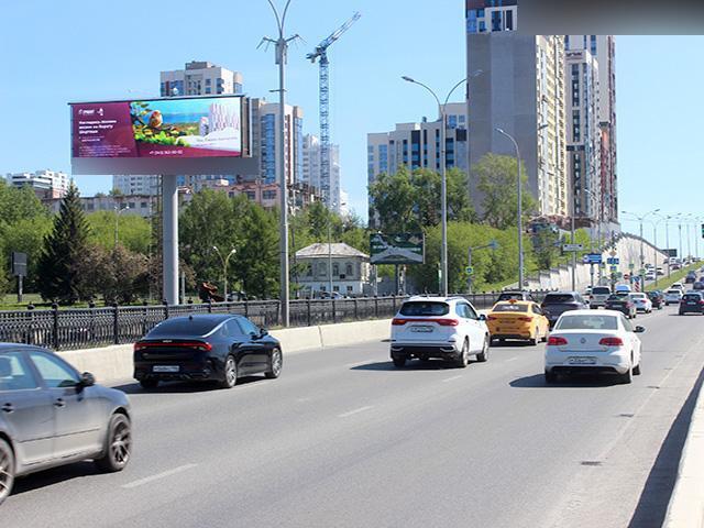 Фотография рекламного носителя, тип: Суперсайт 4x12, адрес: Токарей ул. Х Долорес Ибаррури ул., д.12, Екатеринбург, Свердловская область, Россия. Сторона Б1 №1348547