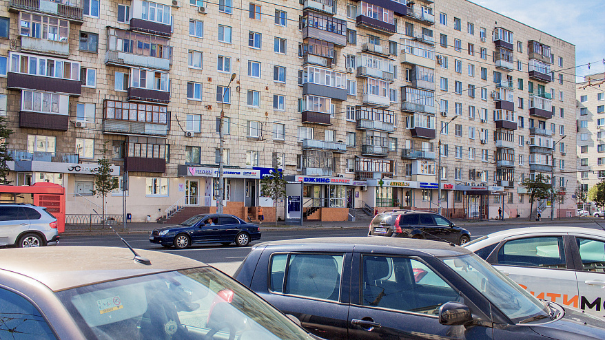 Фотография рекламного носителя, тип: Пиллар 3x1.4, адрес: Декабристов ул., д.127, Казань, Республика Татарстан, Россия. Сторона B №686104