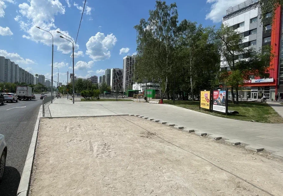 Фотография рекламного носителя, тип: Афиша 1.75x1.8, адрес: 800 Лет Москвы ул., д.1, стенд 2, Москва, Россия. Сторона A №883218