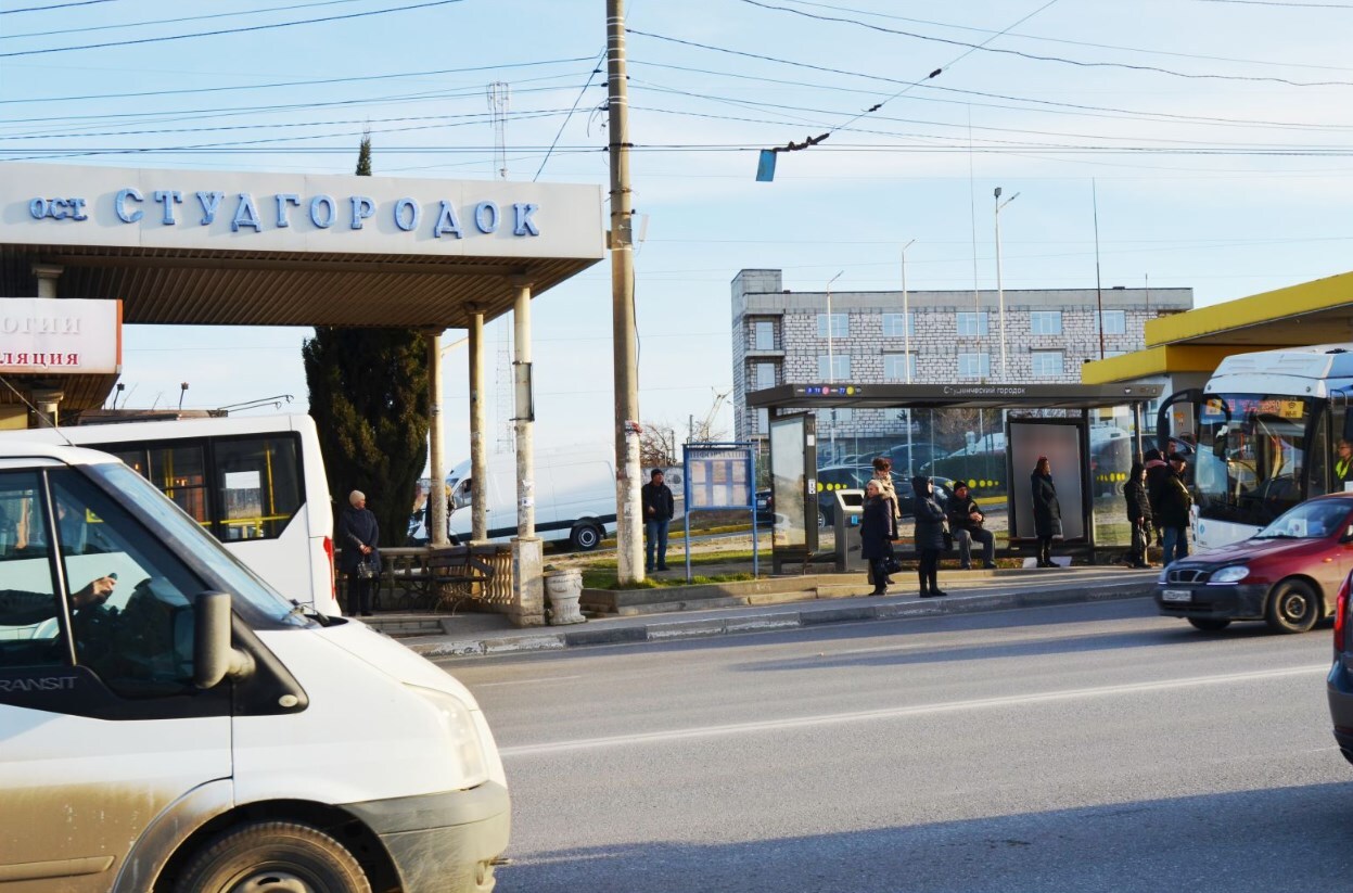 Фотография рекламного носителя, тип: Остановка 1.8x1.2, адрес: Вакуленчука ул., ост. Студгородок, Севастополь, Россия. Сторона Б1 №721502