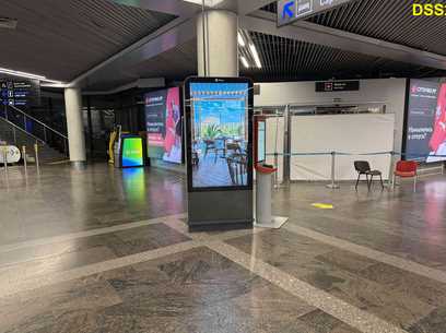 Фотография рекламного носителя, тип: Видеоэкран, адрес: Аэропорт «Адлер», Мира ул., д.50, Адлер, Краснодарский край, Россия. Сторона/вариант A №1348678