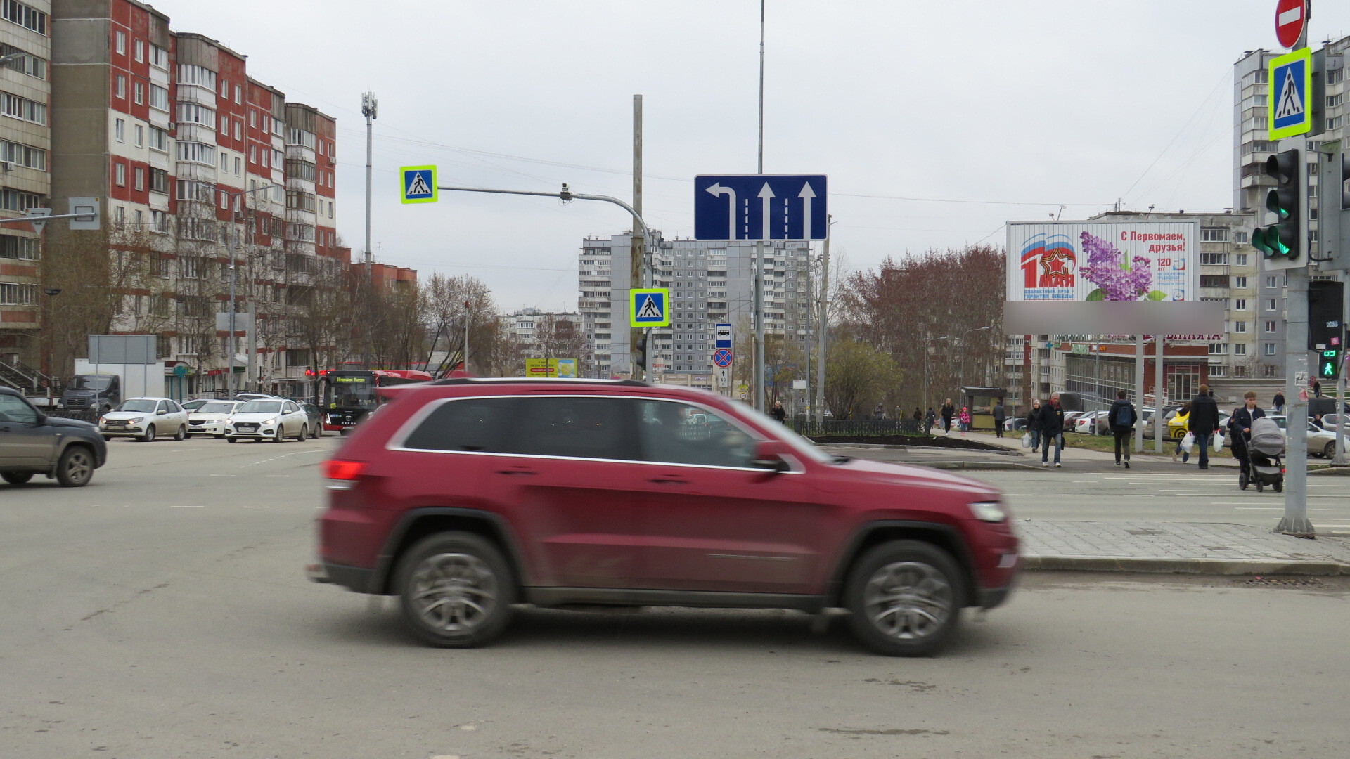 Фотография рекламного носителя, тип: Билборд 3x6, адрес: Юрша ул. Х Уинская ул., Пермь, Пермский край, Россия. Сторона А1-А3 №1053332