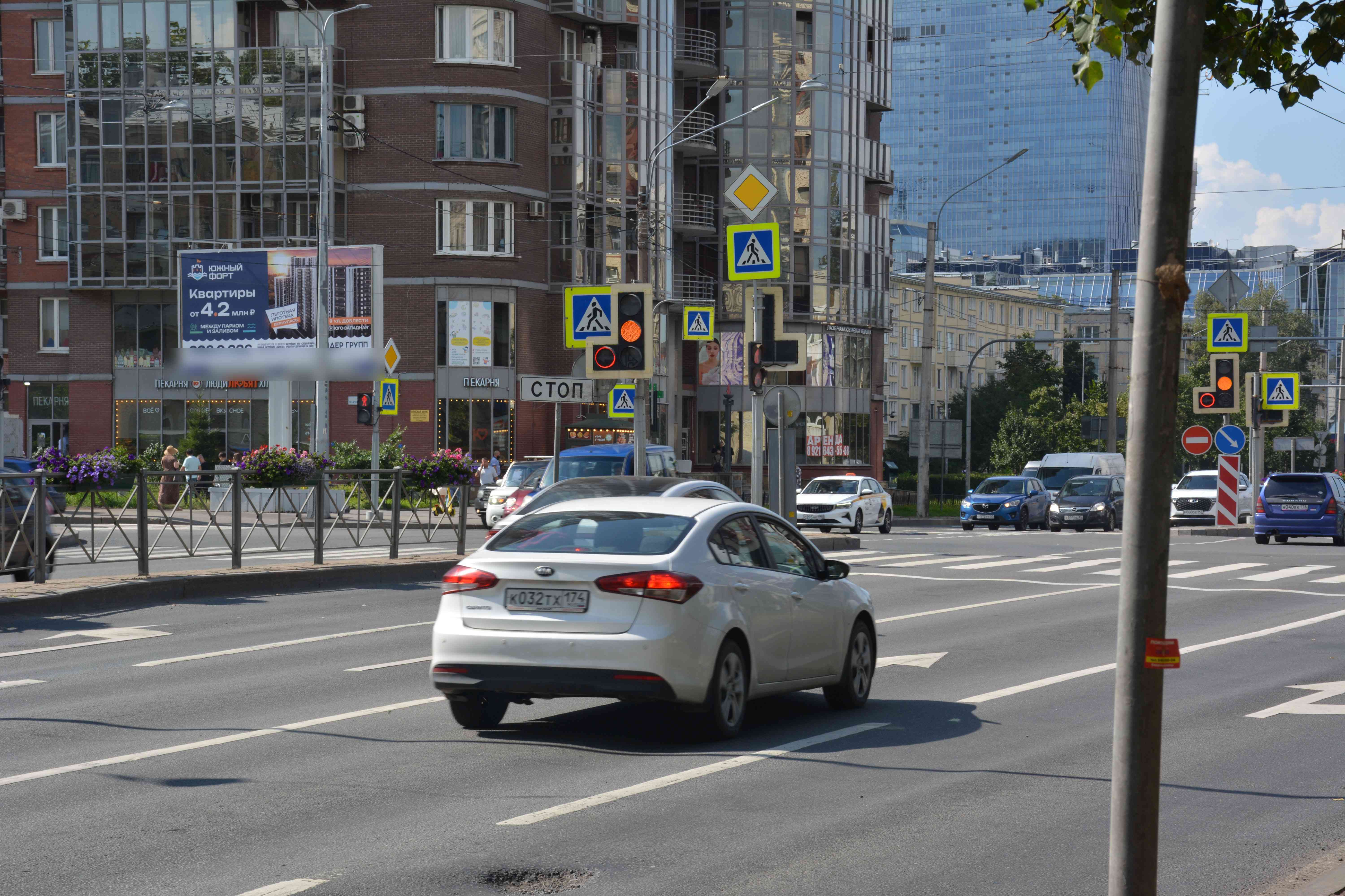 Фотография рекламного носителя, тип: Билборд 3x6, адрес: Ленинский пр-т. Х Варшавская ул., д.61, корп.1, Санкт-Петербург, Россия. Сторона Б №119462