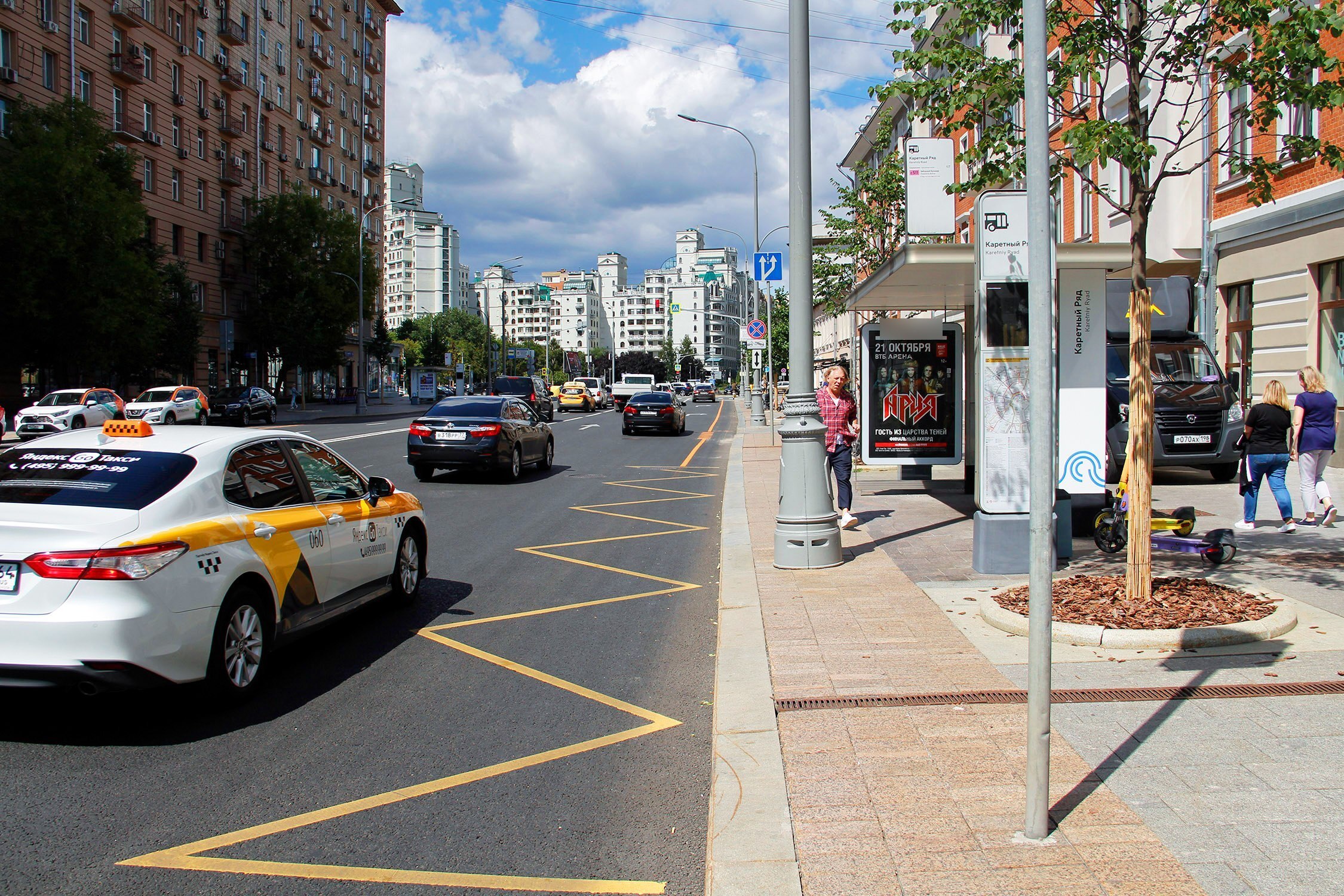 Фотография рекламного носителя, тип: Остановка 1.8x1.2, адрес: Каретный Ряд ул., д.8, Москва, Россия. Сторона А №556594