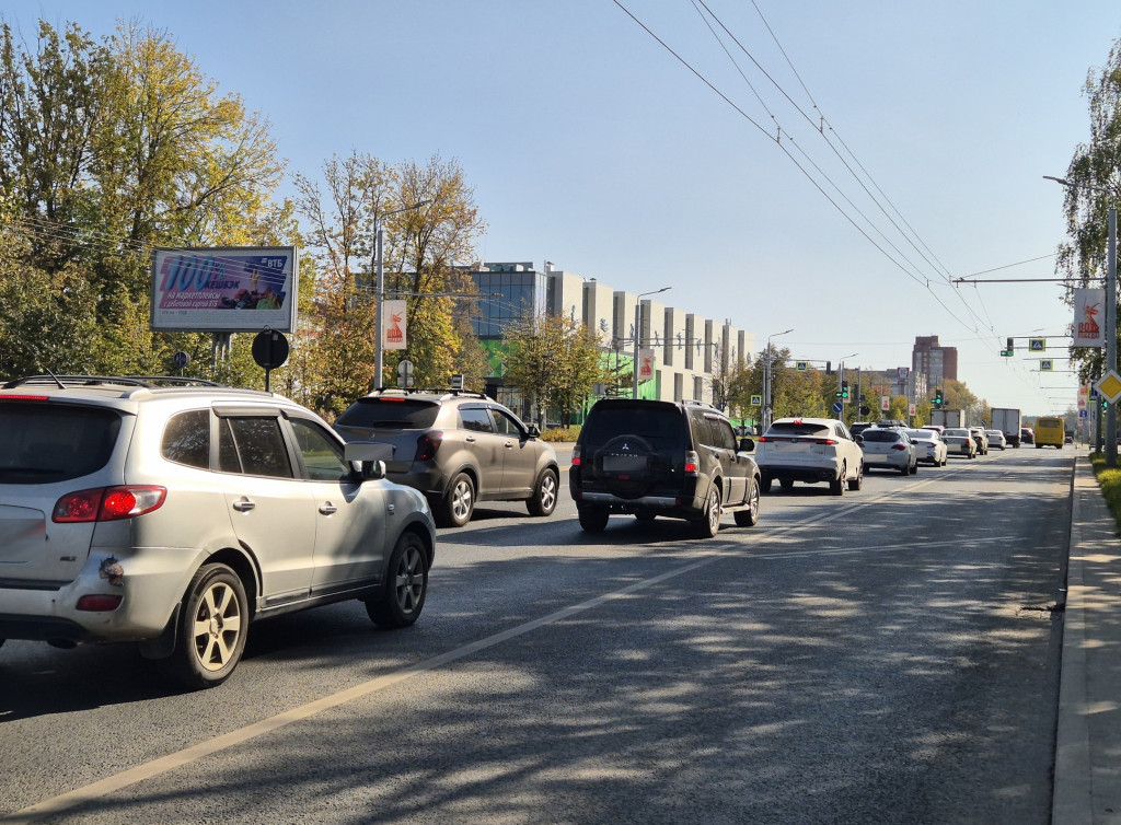 Фотография рекламного носителя, тип: Нестандартный билборд, адрес: Лежневская ул., д.183, Иваново, Ивановская область, Россия. Сторона Б №406339