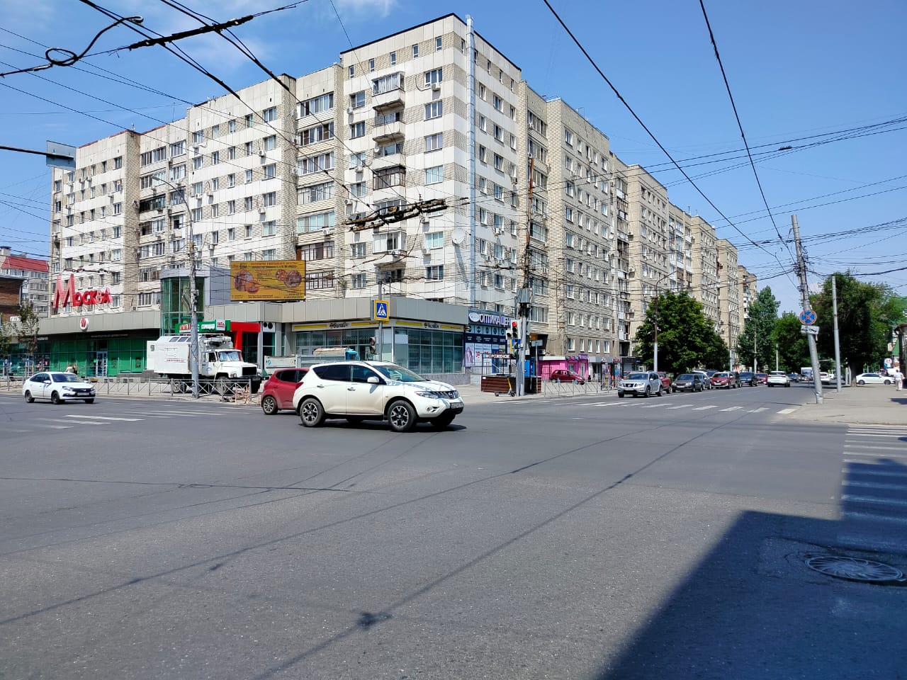 Фотография рекламного носителя, тип: Медиафасад, адрес: Московская ул., д.122/126, Саратов, Саратовская область, Россия. Сторона А1-А10 №1375989