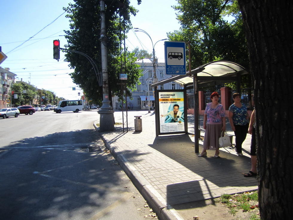 Фотография рекламного носителя, тип: Остановка 1.8x1.2, адрес: Революции пр-т. Х Кольцовская ул., Воронеж, Воронежская область, Россия. Сторона А №158379