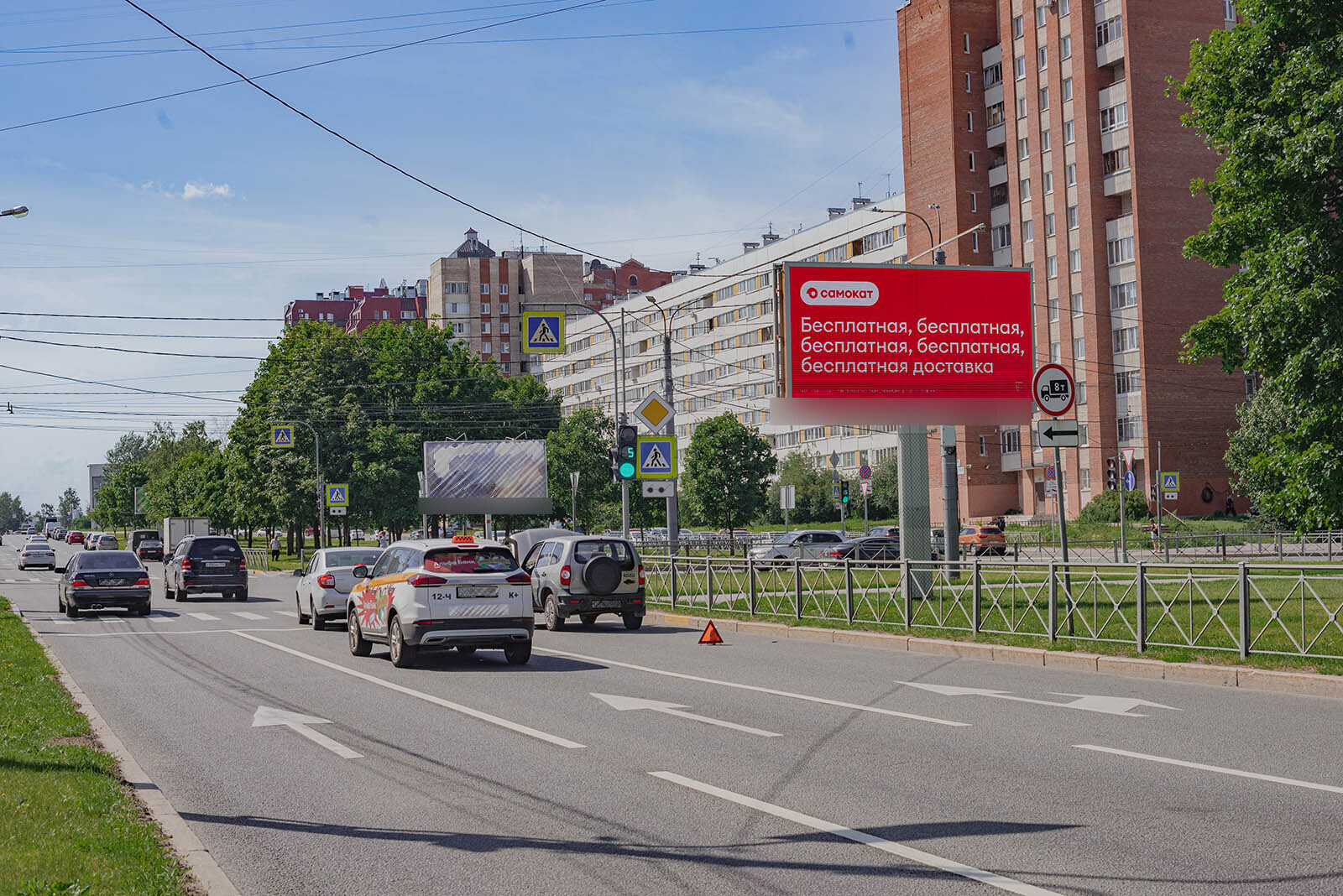 Фотография рекламного носителя, тип: Билборд 3x6, адрес: Северный пр-т., д.8 X Есенина ул., Санкт-Петербург, Россия. Сторона A1-А10 №169353