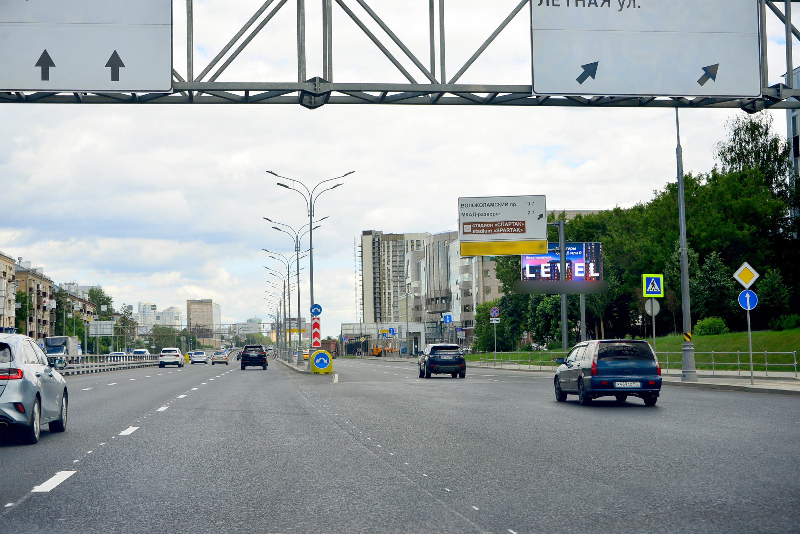 Фотография рекламного носителя, тип: Билборд 3x6, адрес: Волоколамское ш., д.77, Москва, Россия. Сторона А1 №701002