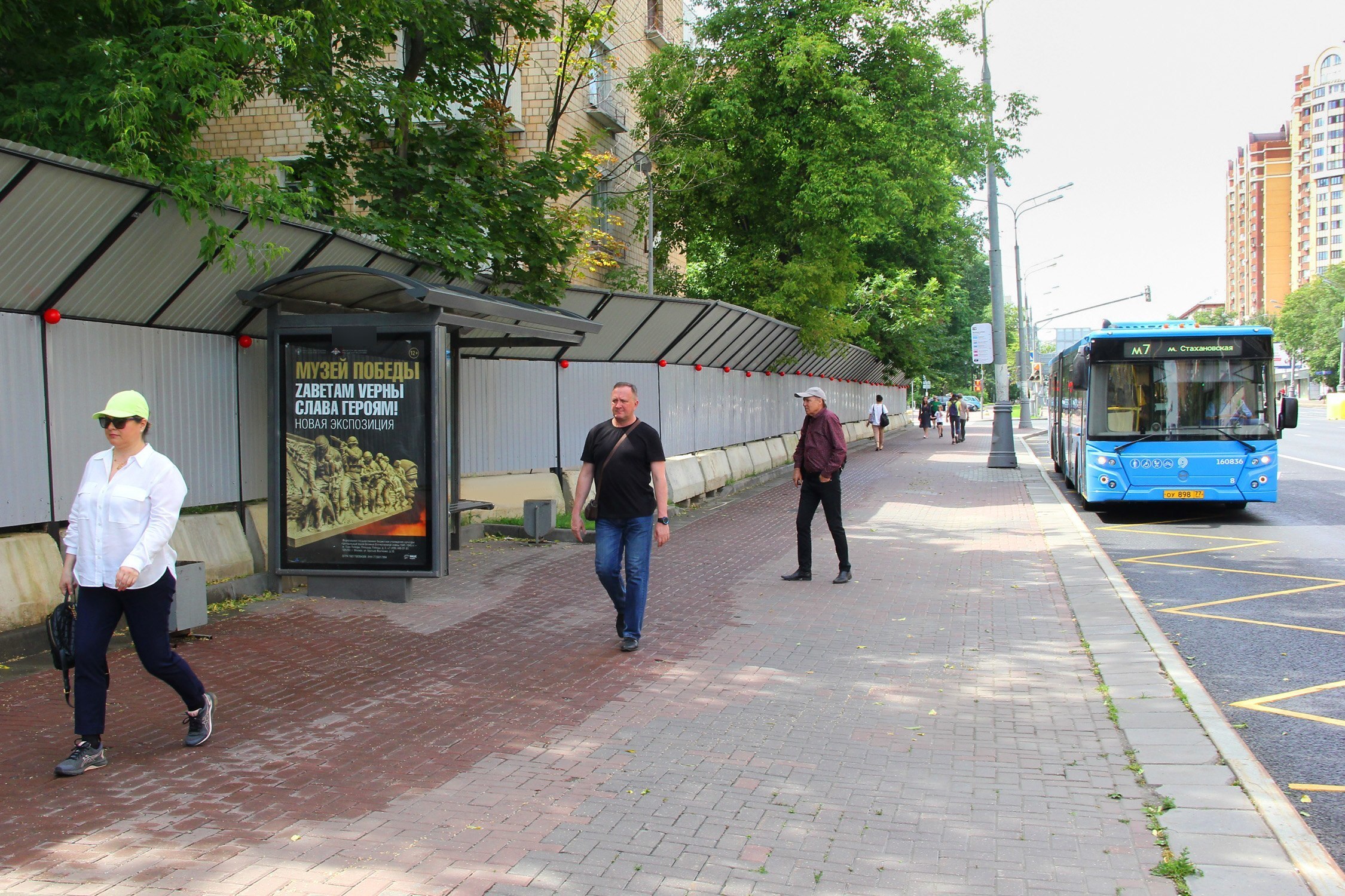 Фотография рекламного носителя, тип: Остановка 1.8x1.2, адрес: Нижегородская ул. Х Воловья ул., Москва, Россия. Сторона Б №334893