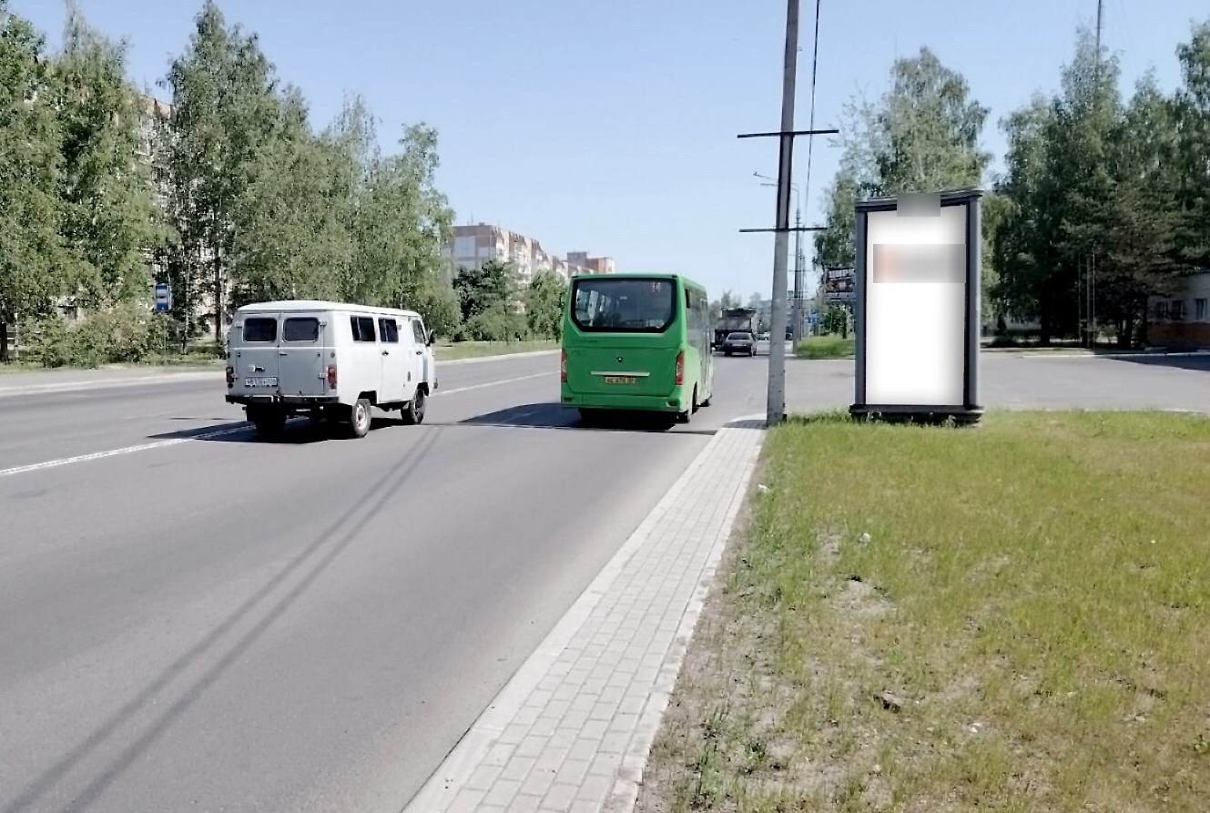 Фотография рекламного носителя, тип: Пиллар 3x1.4, адрес: Коммунальная ул., д.62, Псков, Псковская область, Россия. Сторона A №1338555