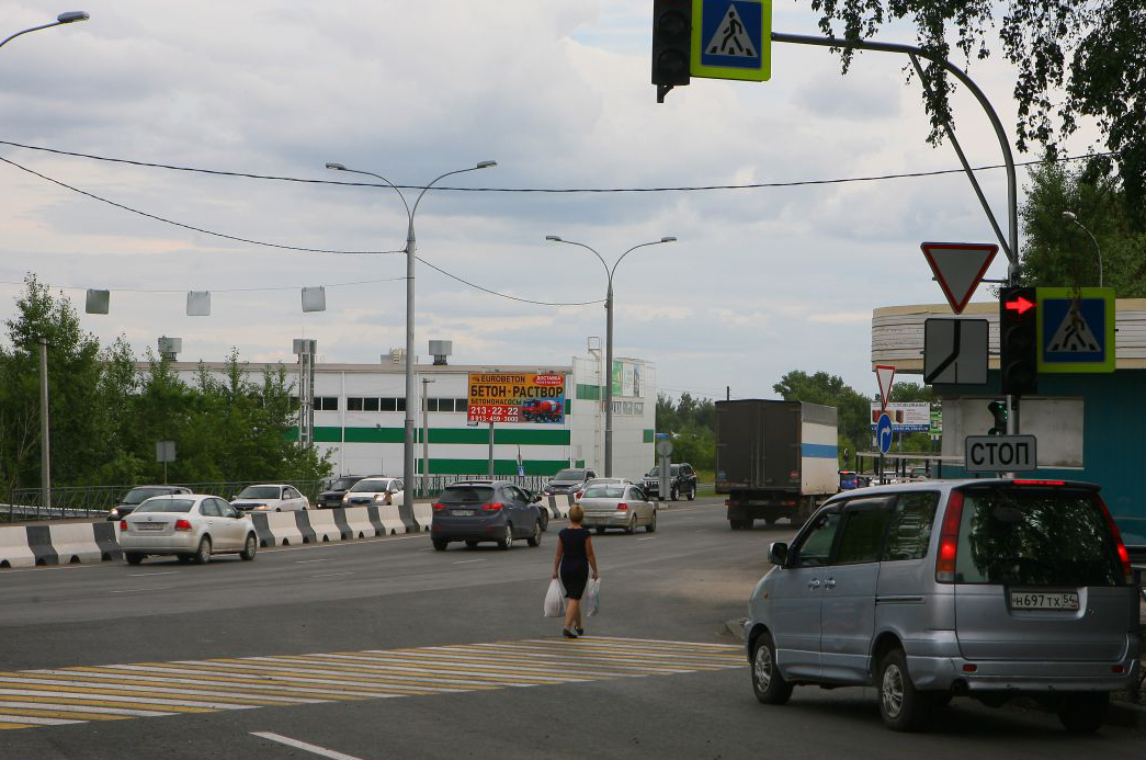 Фотография рекламного носителя, тип: Билборд 3x6, адрес: 1-е Мочищенское ш., ост. Храм Св. Мученика Евгения, Новосибирск, Новосибирская область, Россия. Сторона Б №241799