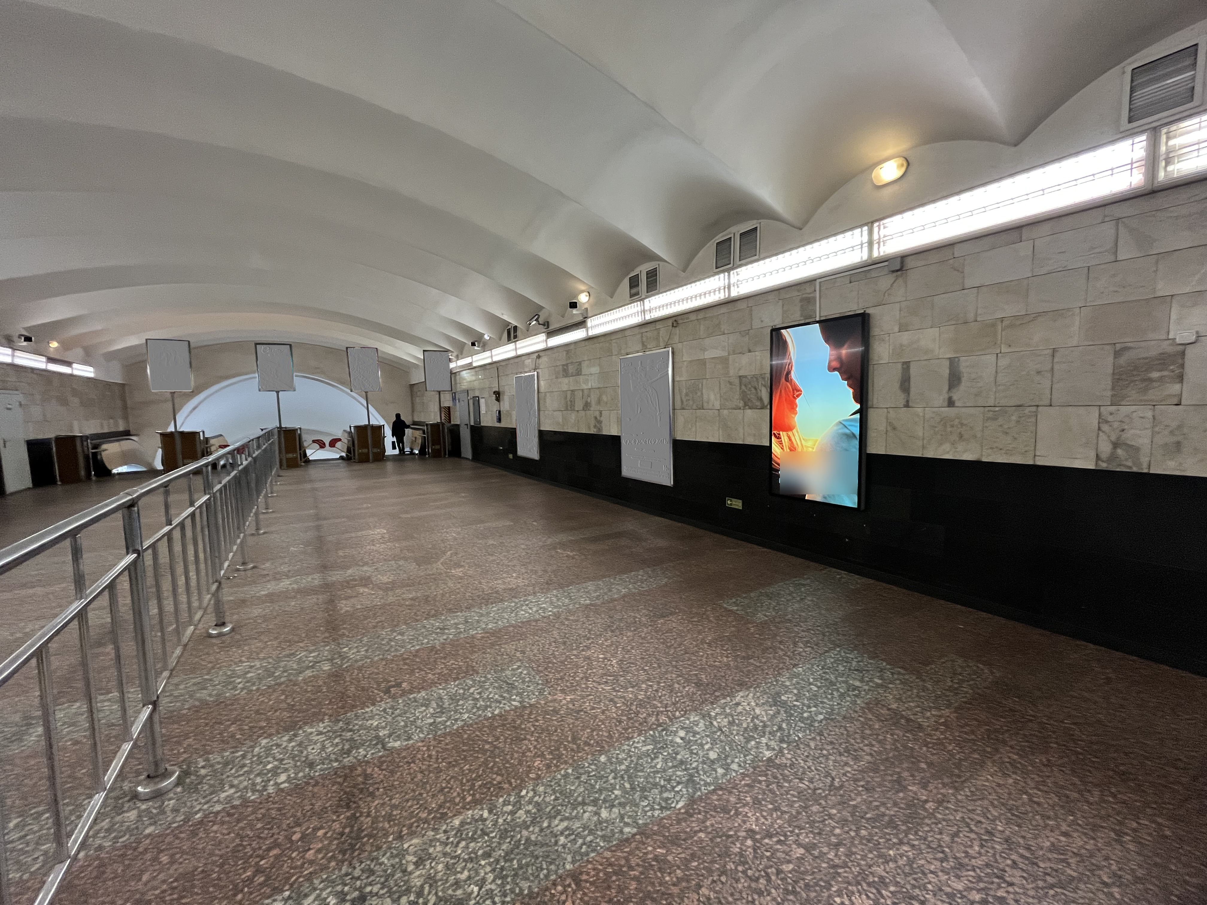 Фотография рекламного носителя, тип: Видеоэкран, адрес: Станция метро «Сенная площадь», линия Московско-Петроградская, Санкт-Петербург, Россия. Сторона/вариант А №1605829