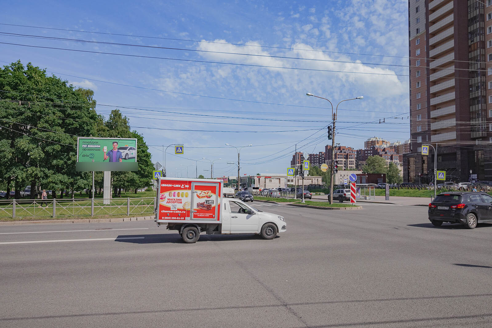 Фотография рекламного носителя, тип: Билборд 3x6, адрес: Северный пр-т., д.8 X Есенина ул., Санкт-Петербург, Россия. Сторона B №169354