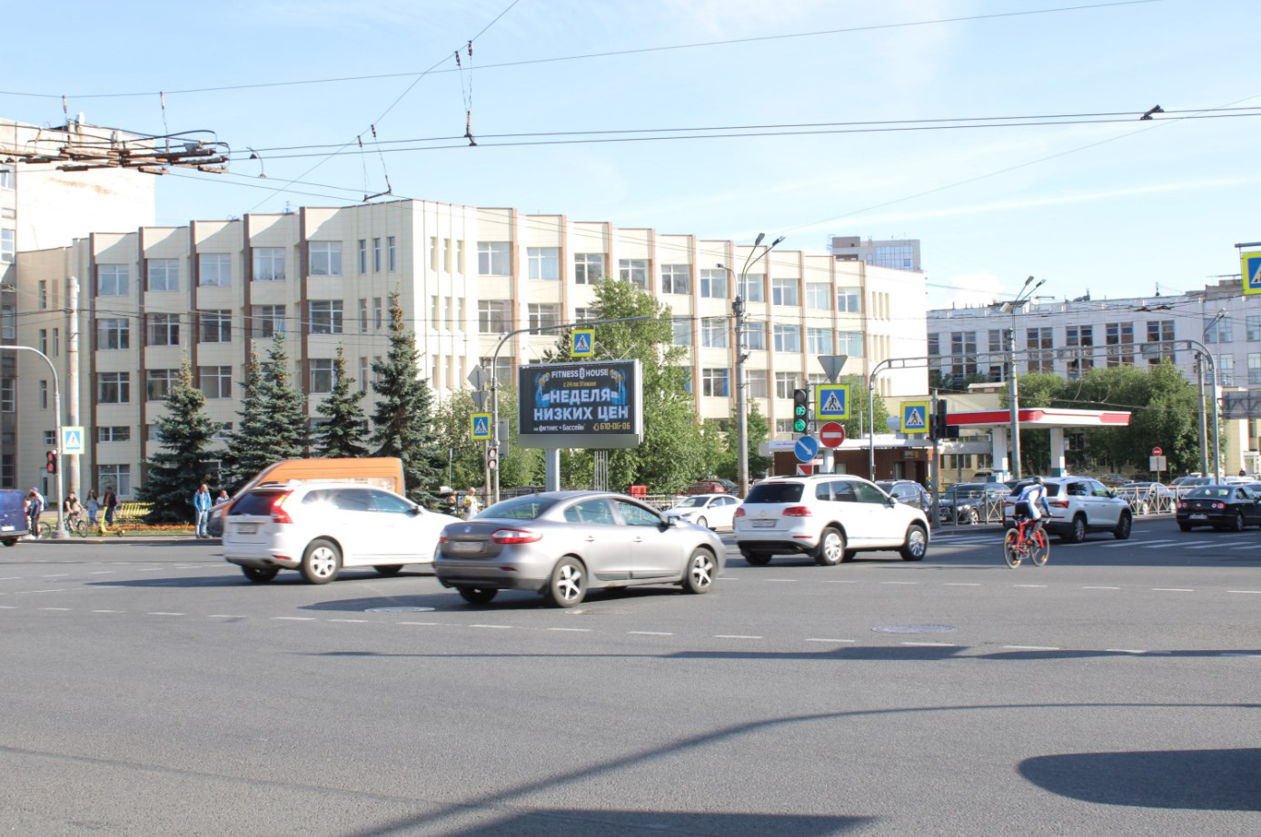 Фотография рекламного носителя, тип: Билборд 3x6, адрес: Кушелевская а/д Х Непокоренных пр-т., д.15, Санкт-Петербург, Россия. Сторона Б1 №118829