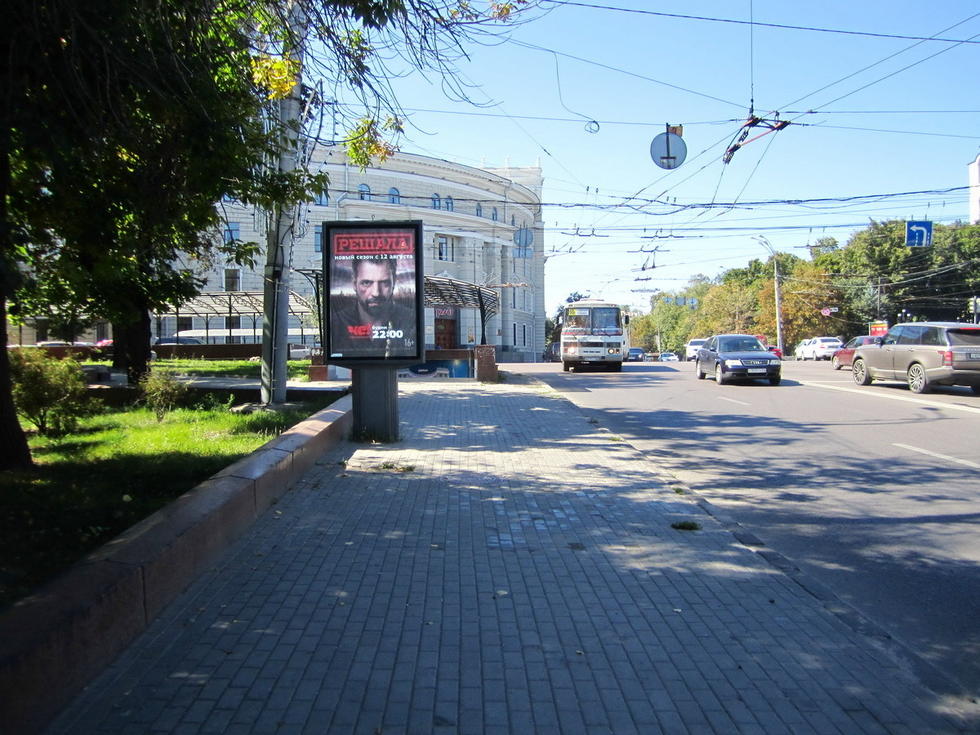 Фотография рекламного носителя, тип: Ситиформат 1.8x1.2, адрес: Революции пр-т. Х Петровский Сквер, поз.1, Воронеж, Воронежская область, Россия. Сторона Б №158382