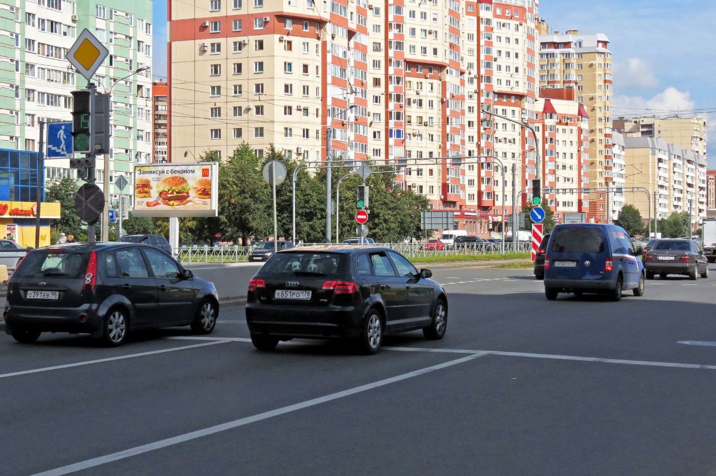 Фотография рекламного носителя, тип: Билборд 3x6, адрес: Савушкина ул. Х Яхтенная ул., д.5, корп.1, Санкт-Петербург, Россия. Сторона Б №120836