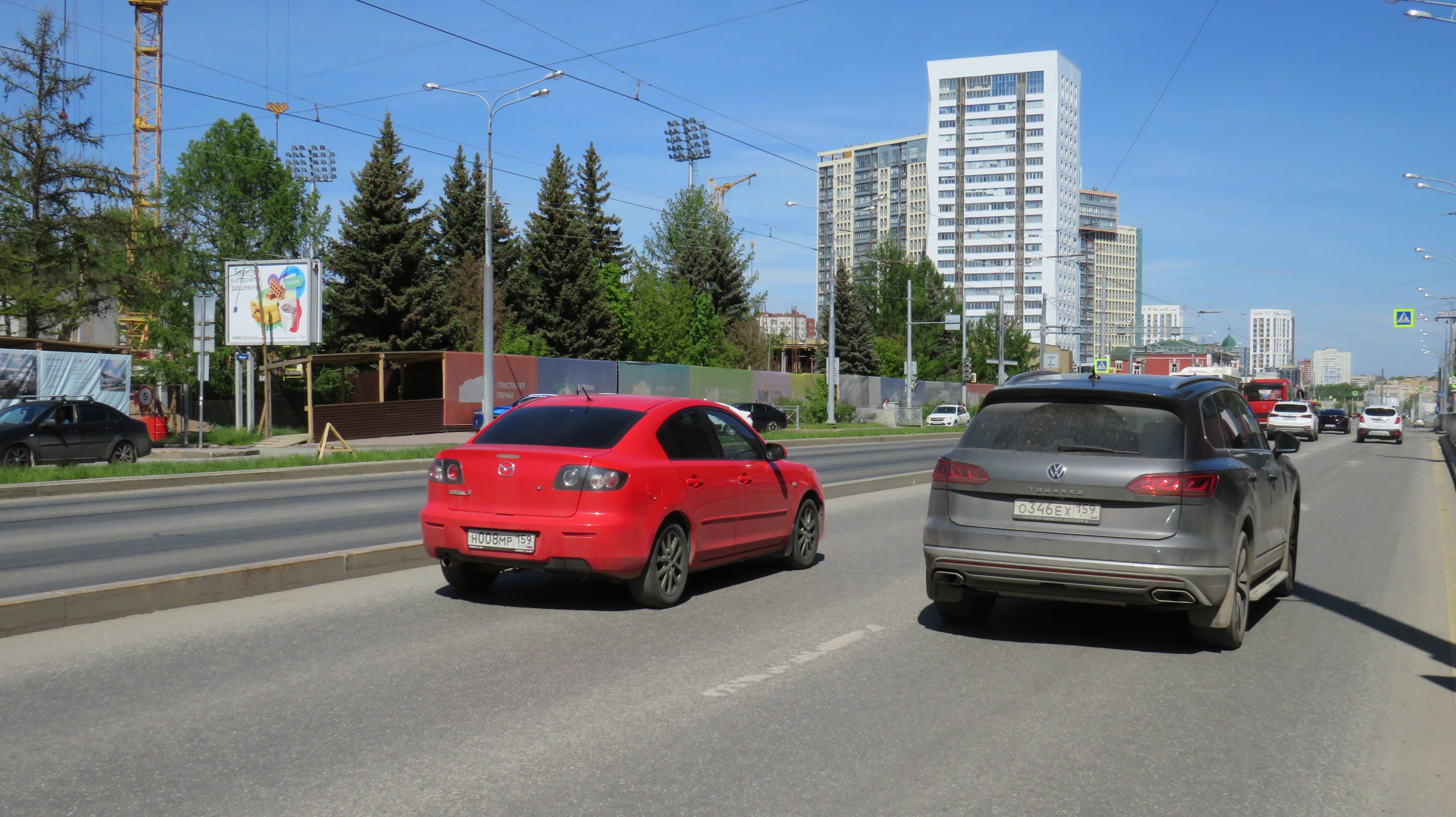 Фотография рекламного носителя, тип: Ситиборд 2.7x3.7, адрес: Революции ул., д.27 Х Г.Звезда ул., Пермь, Пермский край, Россия. Сторона Б №90026